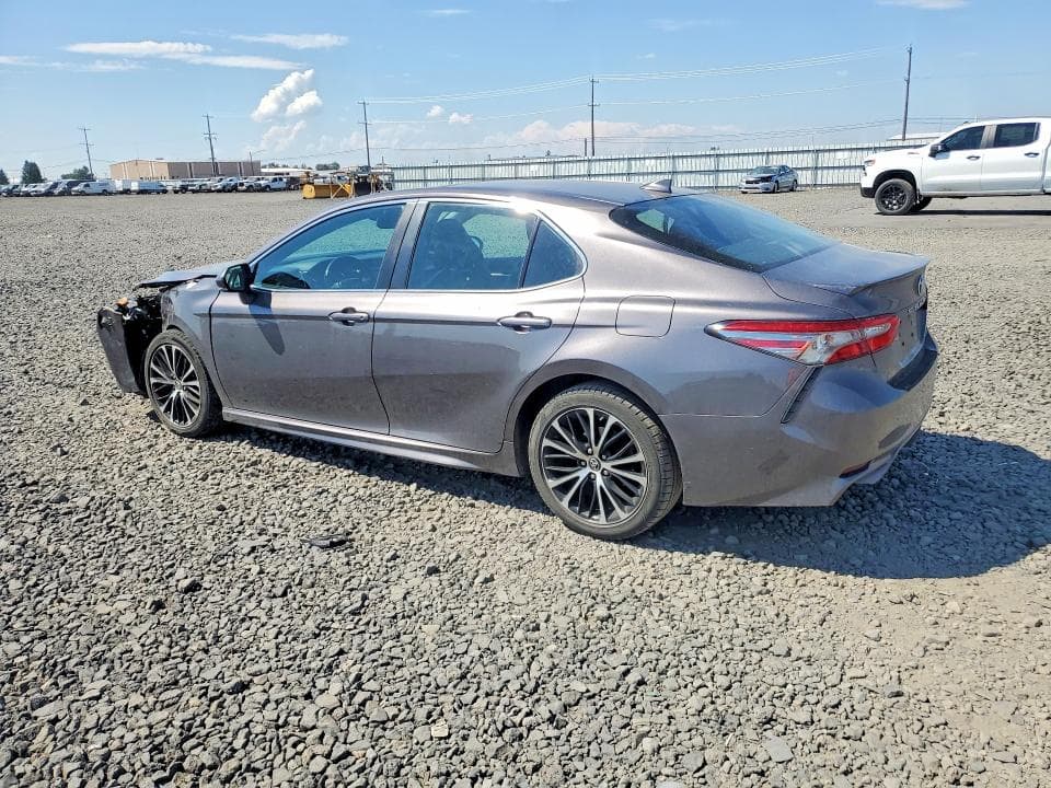 2019 TOYOTA CAMRY SE 2