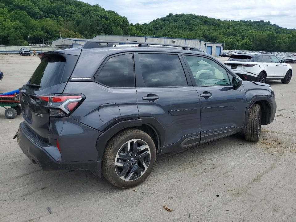 2025 SUBARU FORESTER LIMITED 3