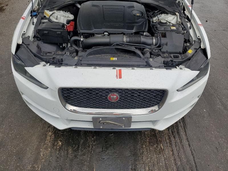 2018 JAGUAR XE PREMIUM 11