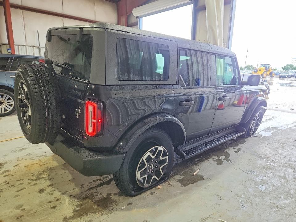 2026 FORD BRONCO OUTER BANKS 3