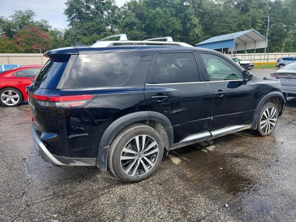2024 NISSAN PATHFINDER PLATINUM 3