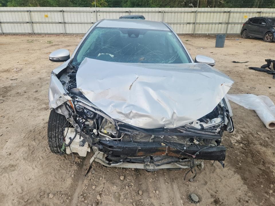 2017 TOYOTA COROLLA SE 5