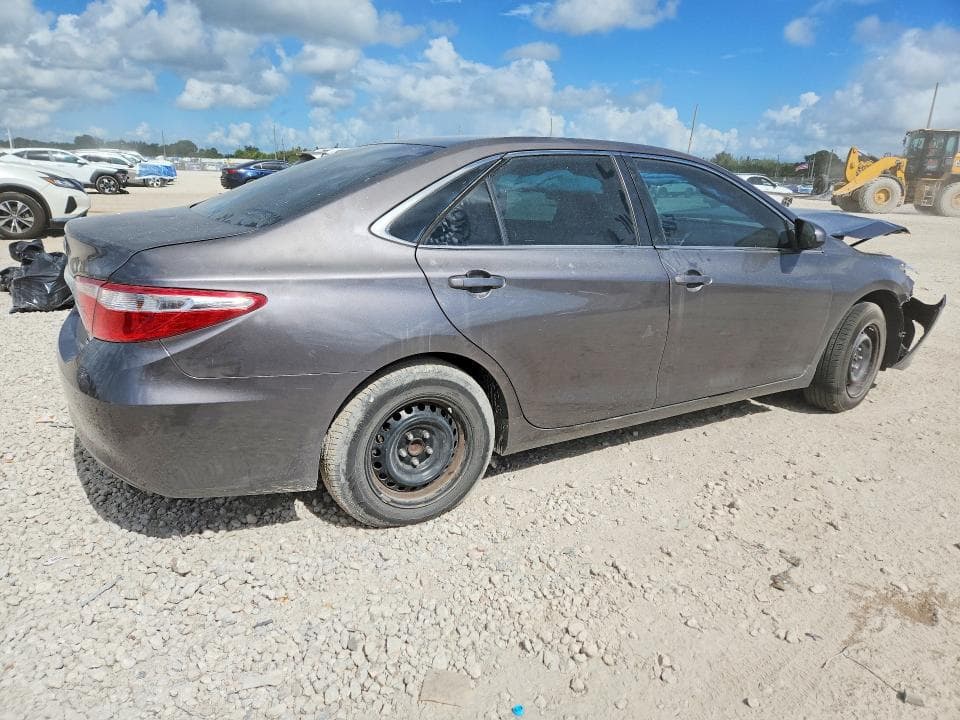 2017 TOYOTA CAMRY LE 3