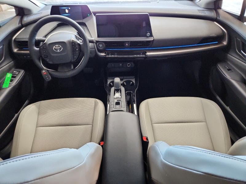 2026 TOYOTA PRIUS XLE 8