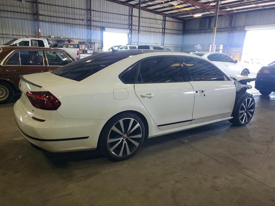 2018 VOLKSWAGEN PASSAT GT 3