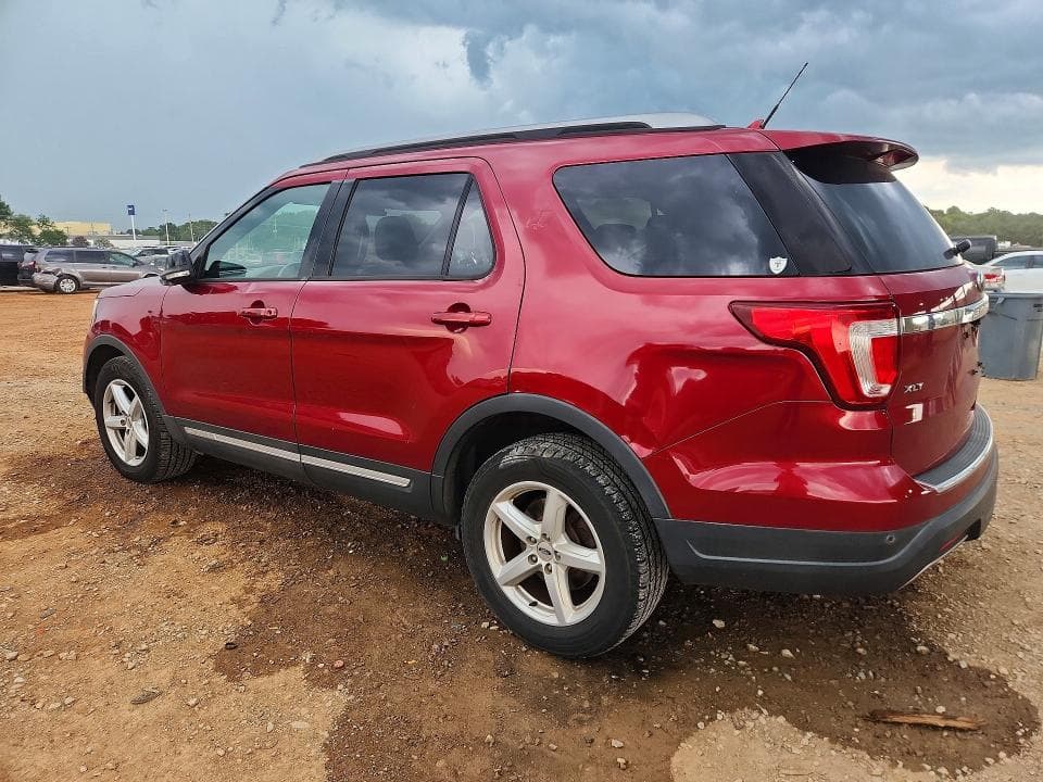 2018 FORD EXPLORER XLT 2