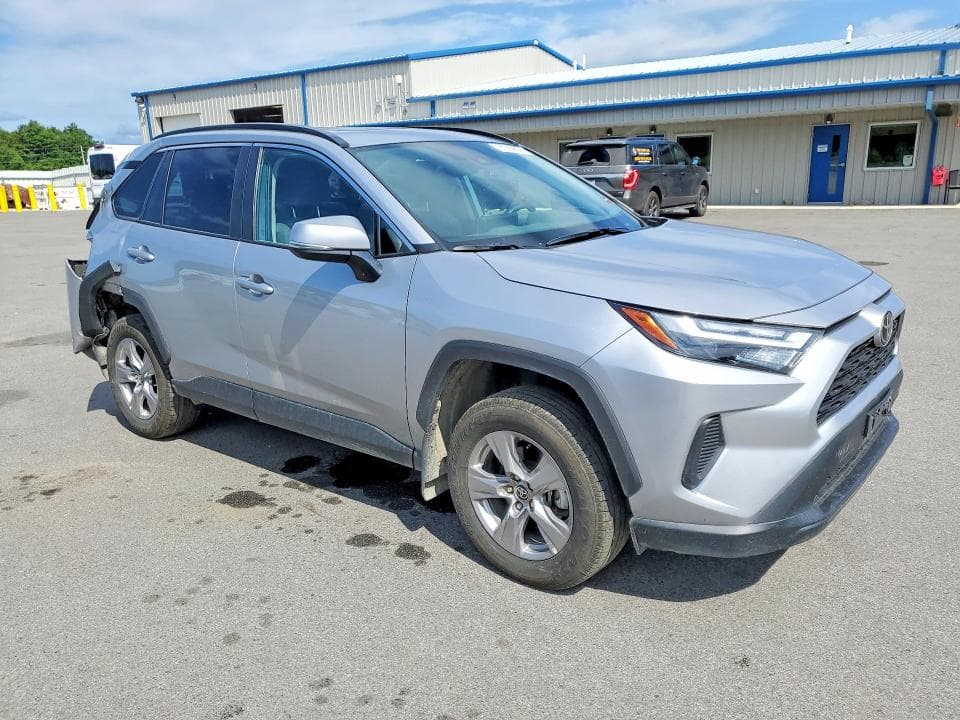 2025 TOYOTA RAV4 XLE 4