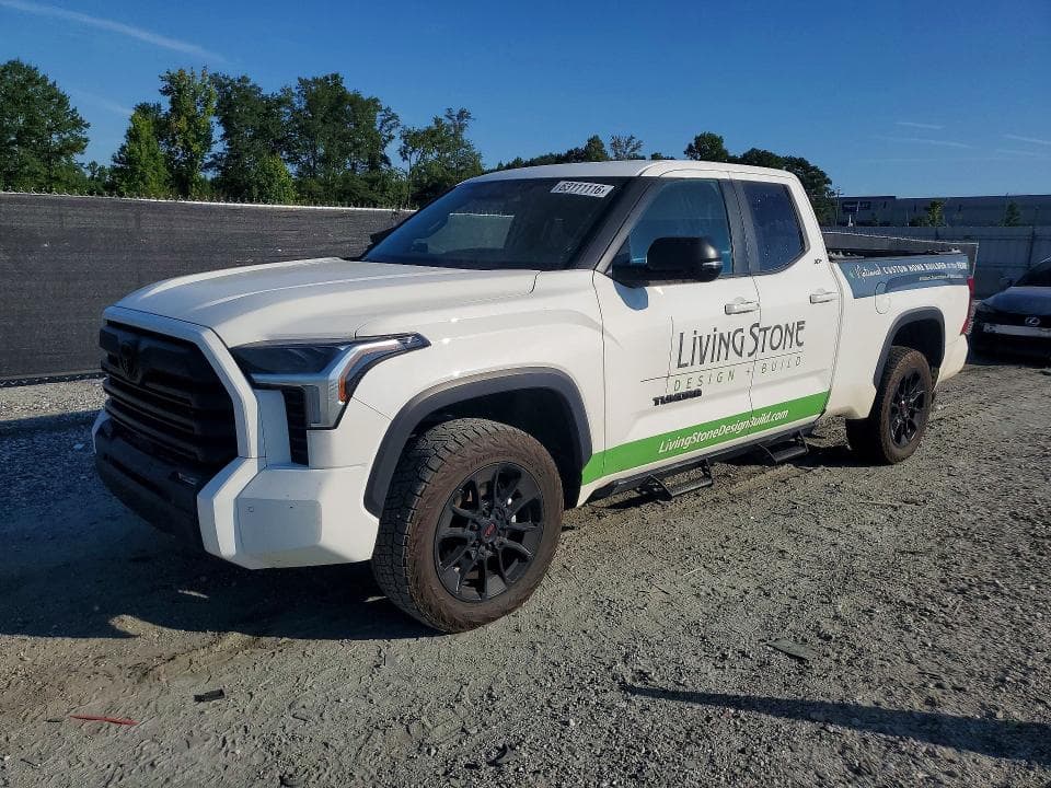 2024 TOYOTA TUNDRA SR5