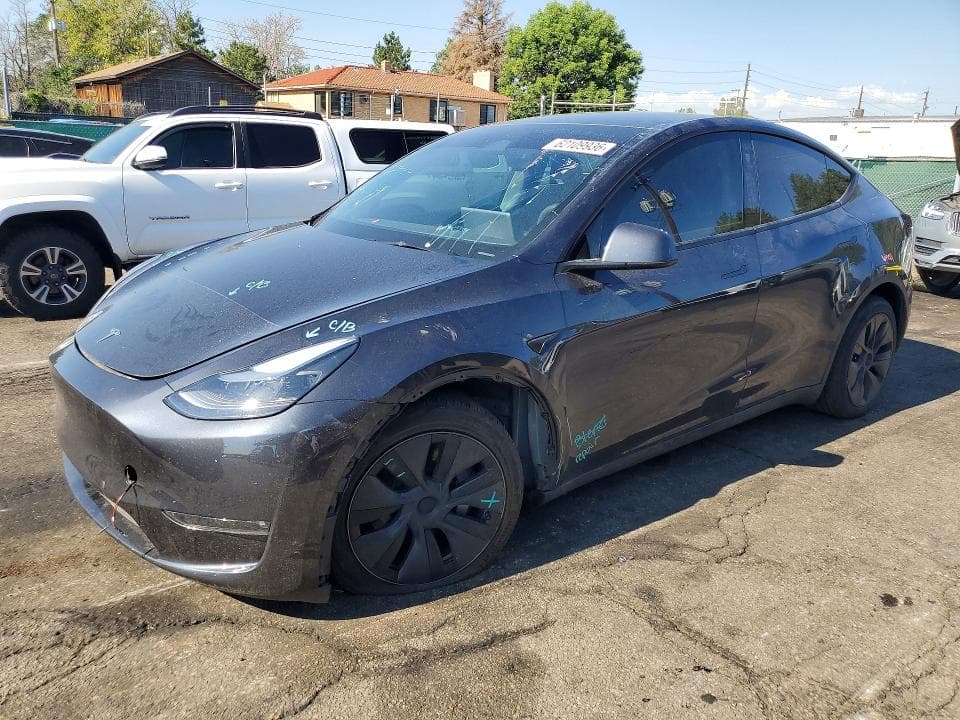 2025 TESLA MODEL Y