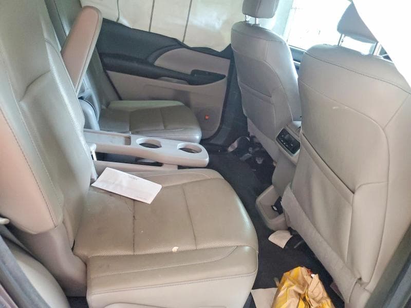 2017 TOYOTA HIGHLANDER LIMITED 10
