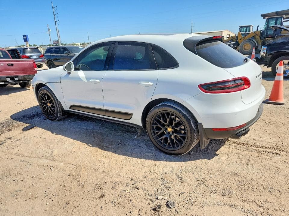 2018 PORSCHE MACAN 2