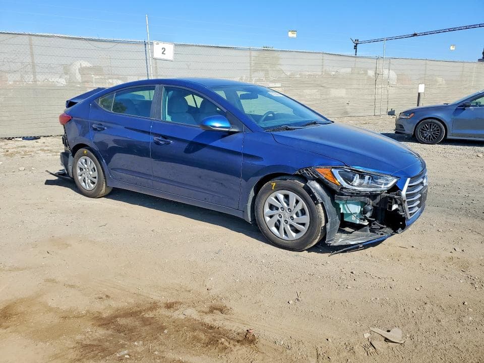 2017 HYUNDAI ELANTRA SE 4
