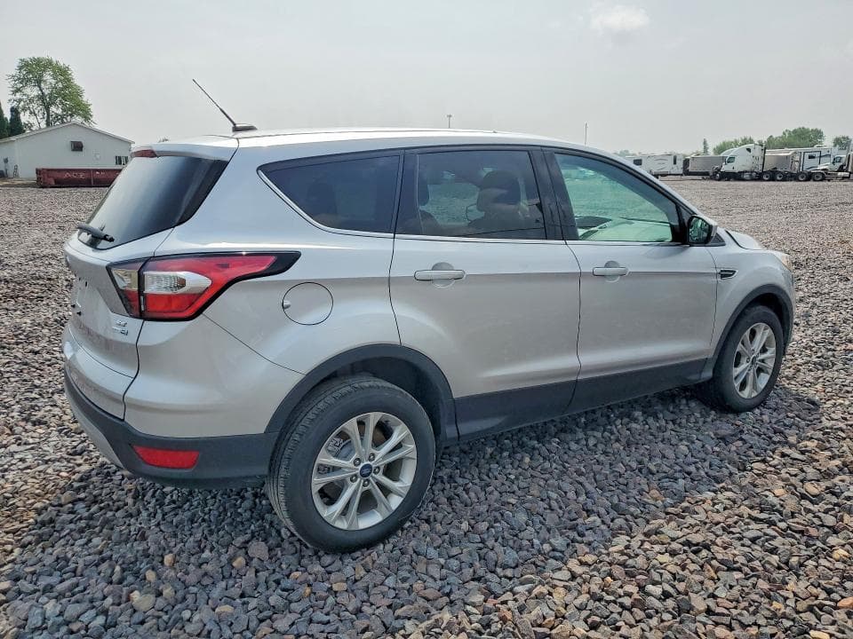2017 FORD ESCAPE SE 3