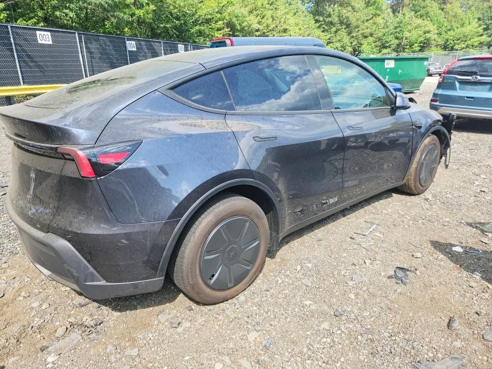 2026 TESLA MODEL Y 3