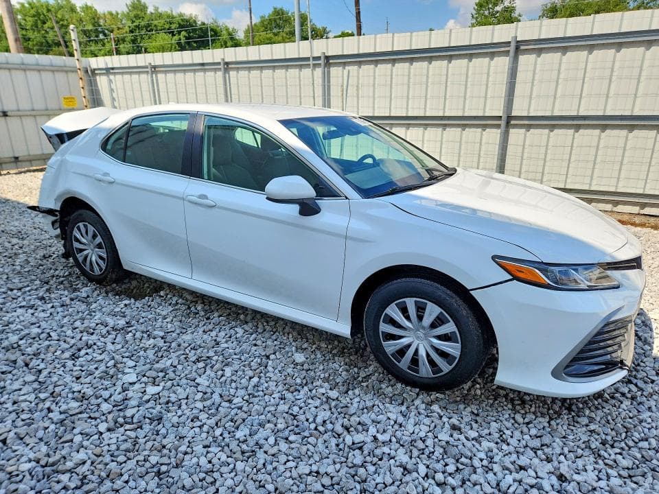 2024 TOYOTA CAMRY LE 4