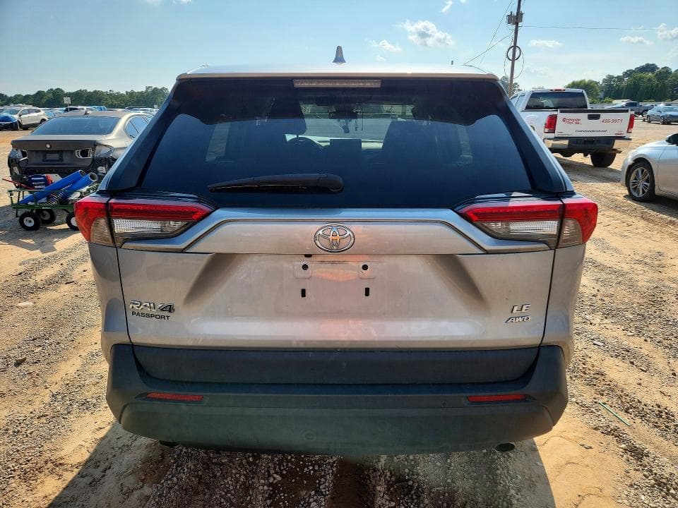 2022 TOYOTA RAV4 LE 6