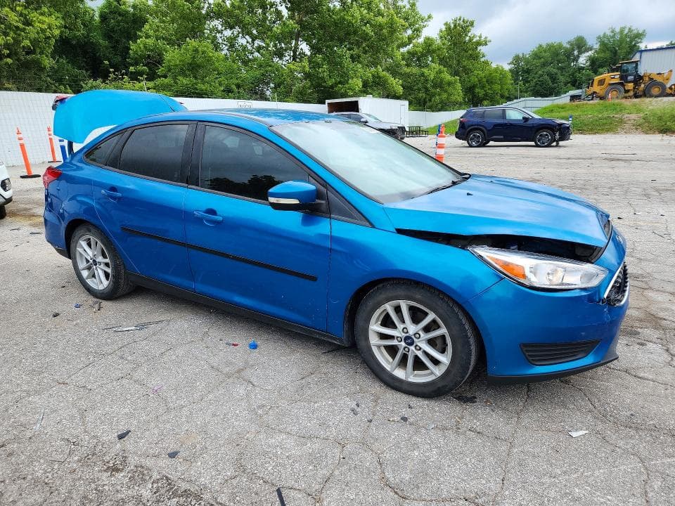 2017 FORD FOCUS SEL 4