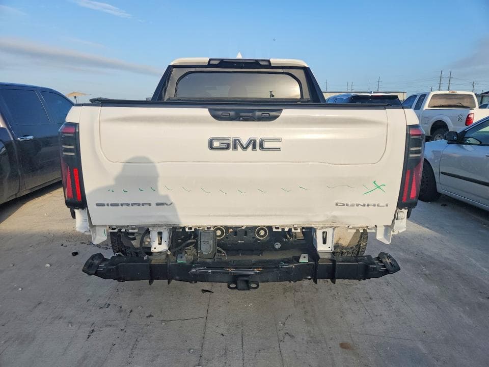 2025 GMC SIERRA 6