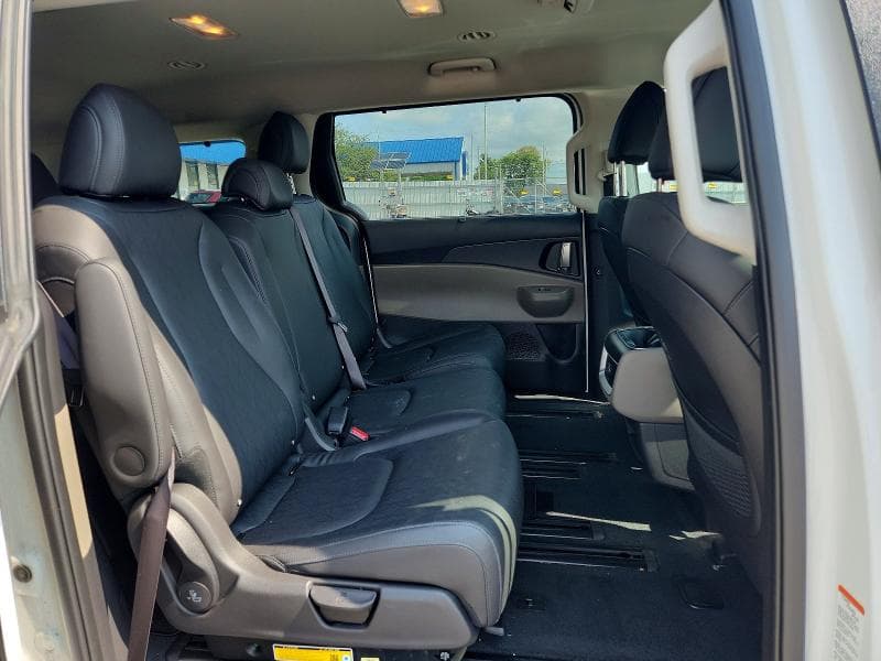 2026 KIA CARNIVAL EX 10