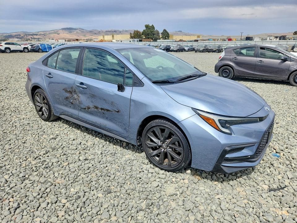2023 TOYOTA COROLLA SE 4