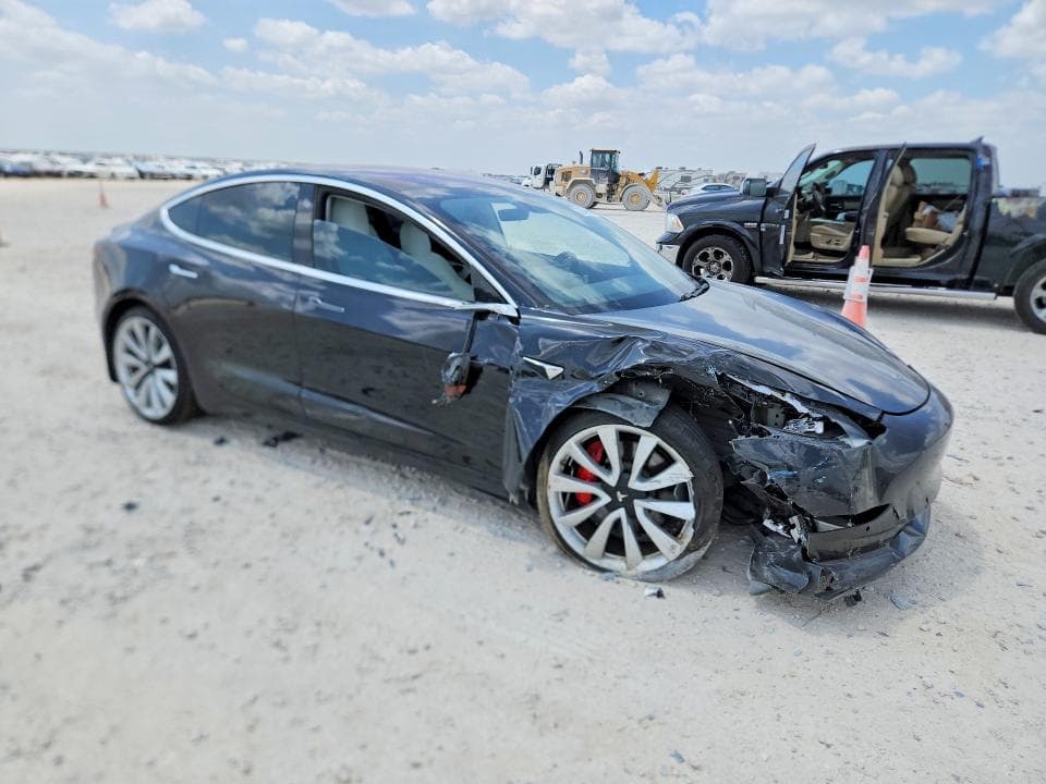 2018 TESLA MODEL 3 4