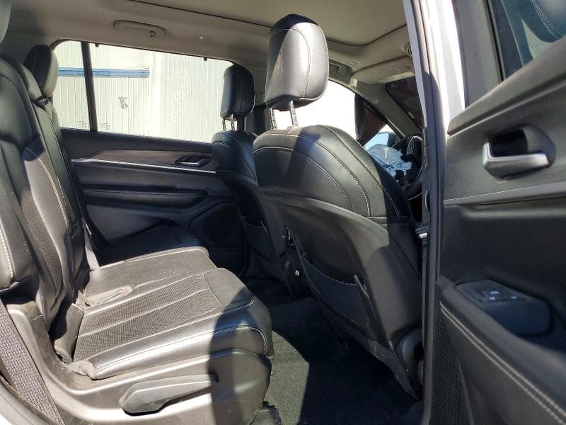 2023 JEEP GRAND CHEROKEE L LIMITED 11