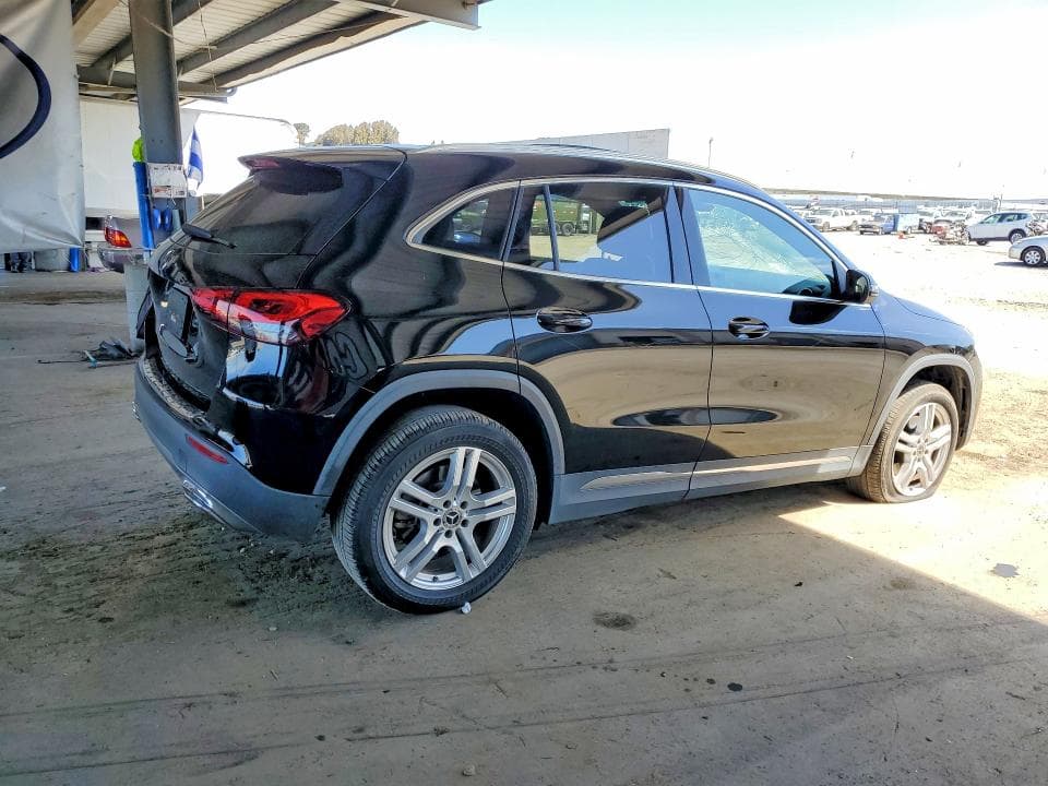 2021 MERCEDES-BENZ GLA 250 3