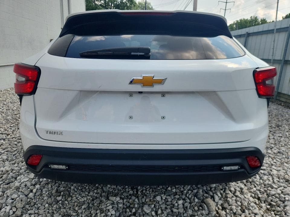 2025 CHEVROLET TRAX LS 6