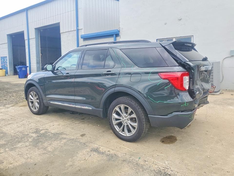 2022 FORD EXPLORER XLT 2