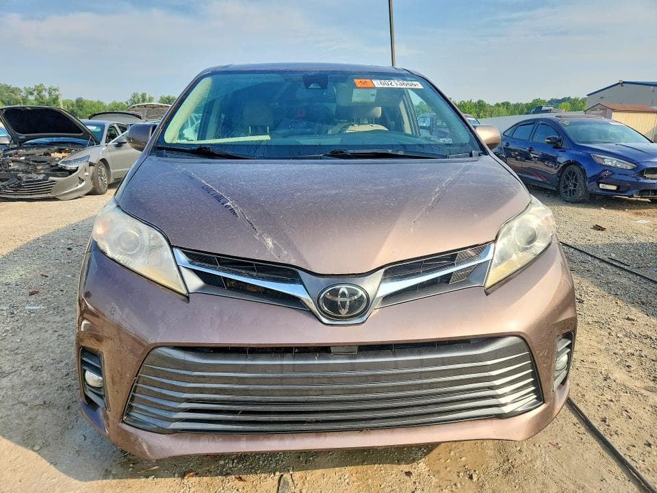 2020 TOYOTA SIENNA XLE 8-PASSENGER 5