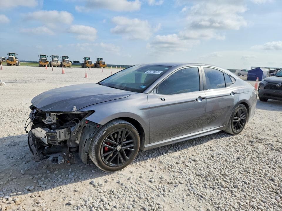 2025 TOYOTA CAMRY SE - 1