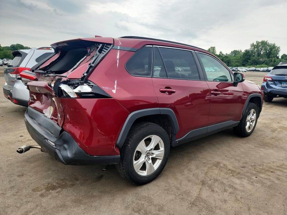 2021 TOYOTA RAV4 XLE 3