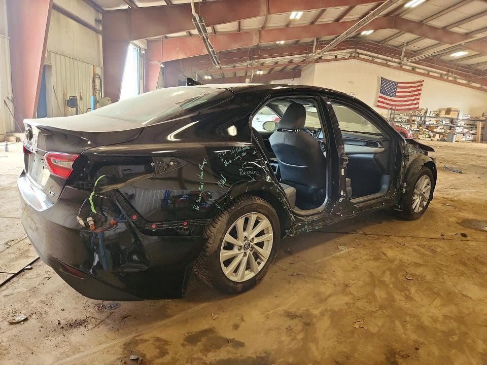2022 TOYOTA CAMRY LE 3