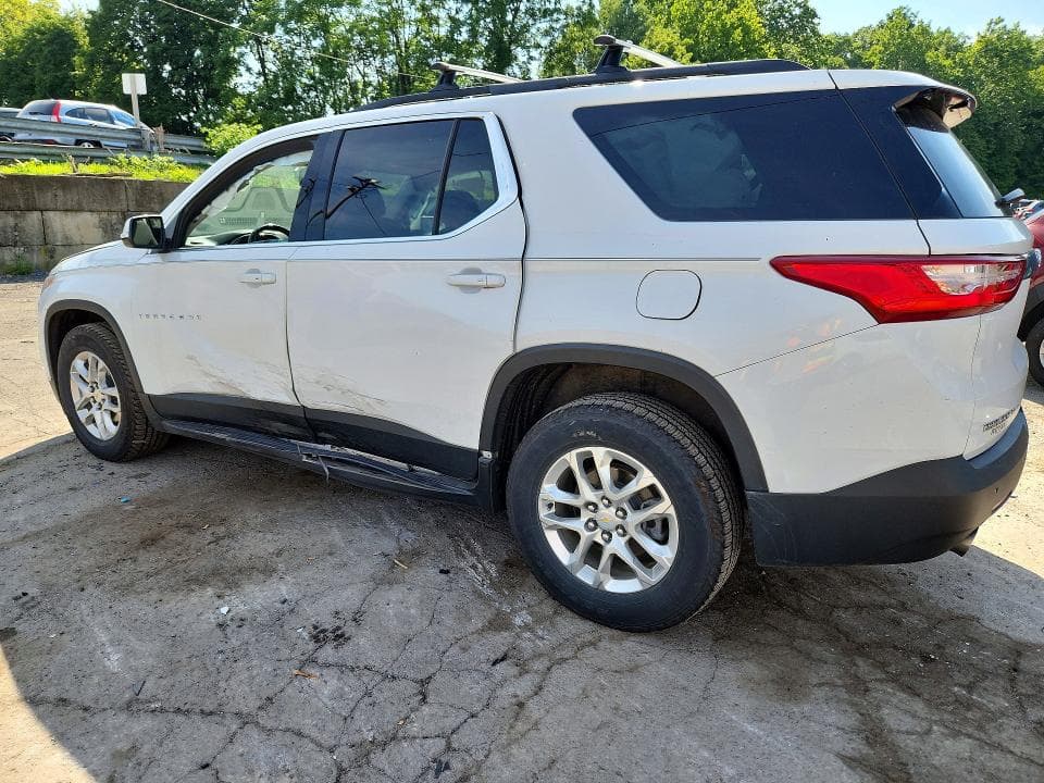 2021 CHEVROLET TRAVERSE LT 2