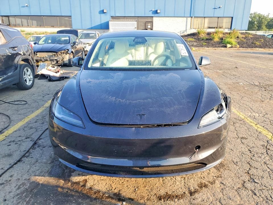 2026 TESLA MODEL 3 5