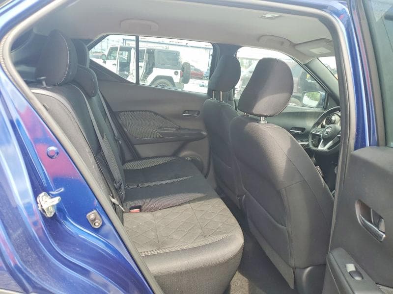 2018 NISSAN KICKS SV 11
