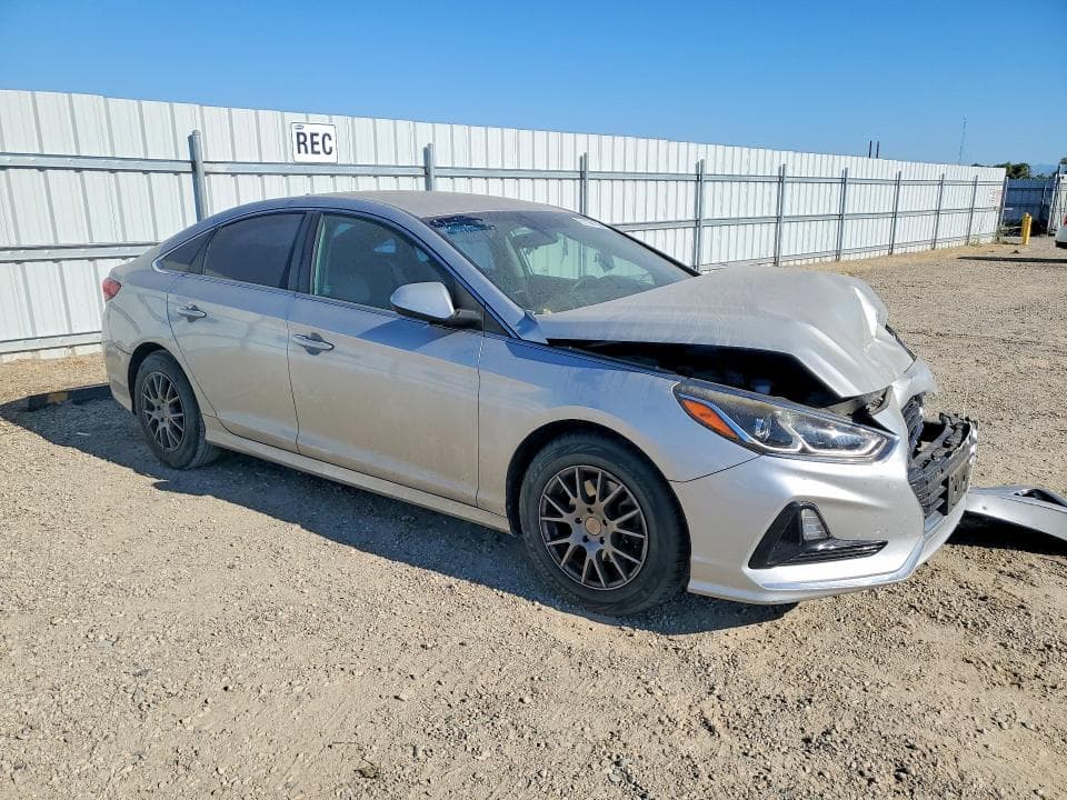 2019 HYUNDAI SONATA SE 4