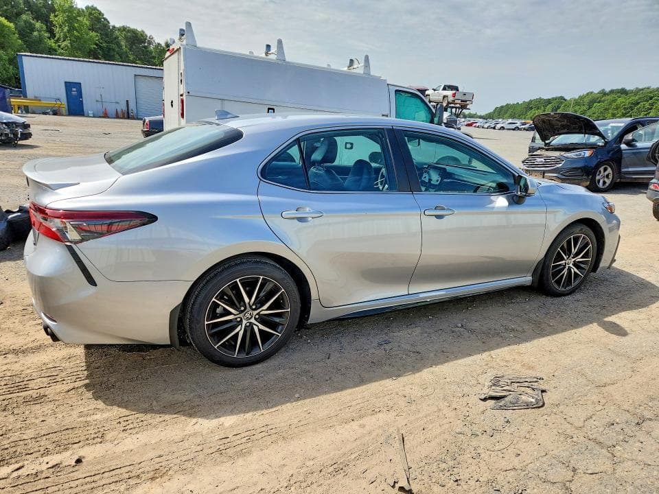 2024 TOYOTA CAMRY SE 3