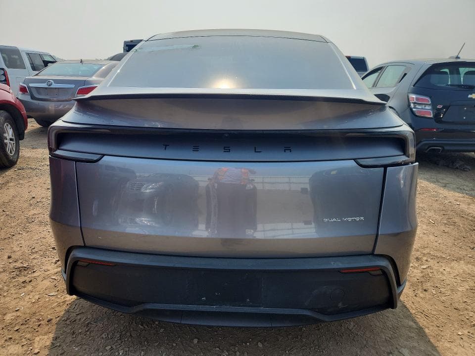 2026 TESLA MODEL Y 6