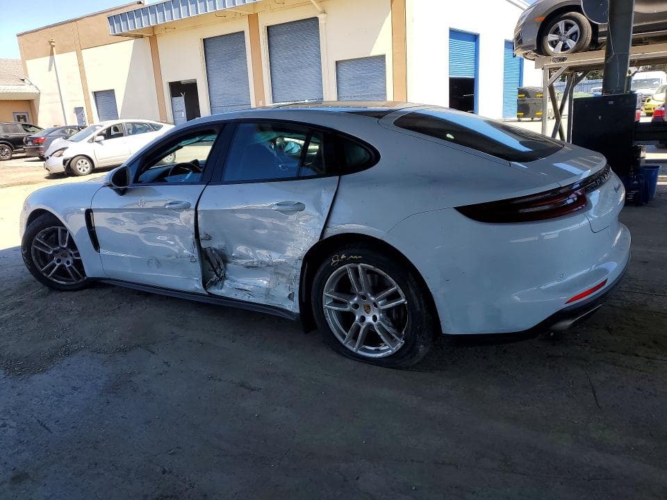 2018 PORSCHE PANAMERA 4 2