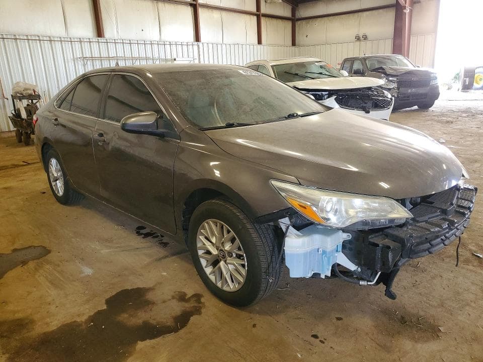 2017 TOYOTA CAMRY LE 4