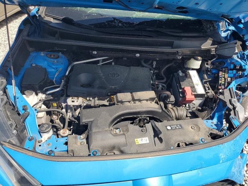 2019 TOYOTA RAV4 XLE 12