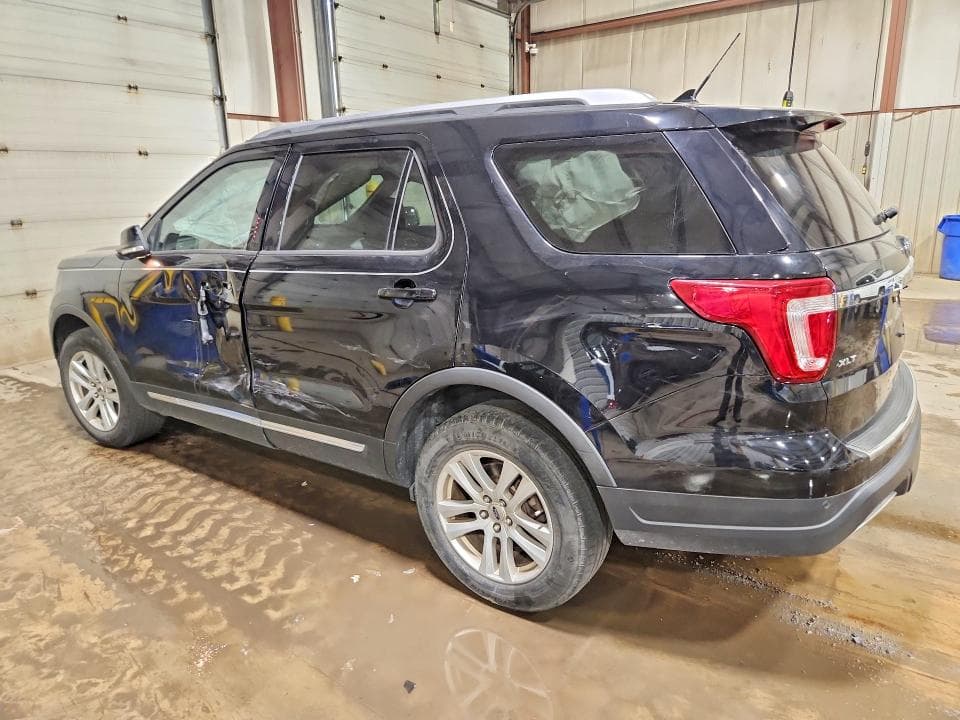 2018 FORD EXPLORER XLT 2