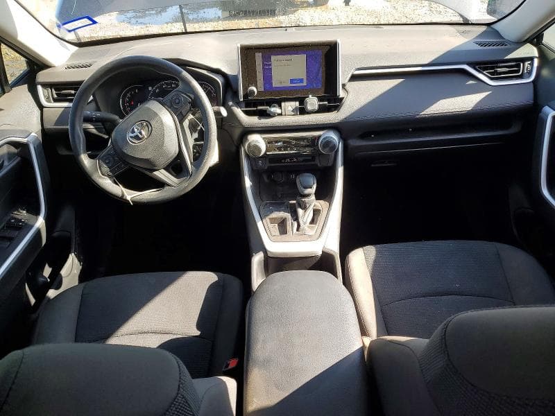 2023 TOYOTA RAV4 LE 8