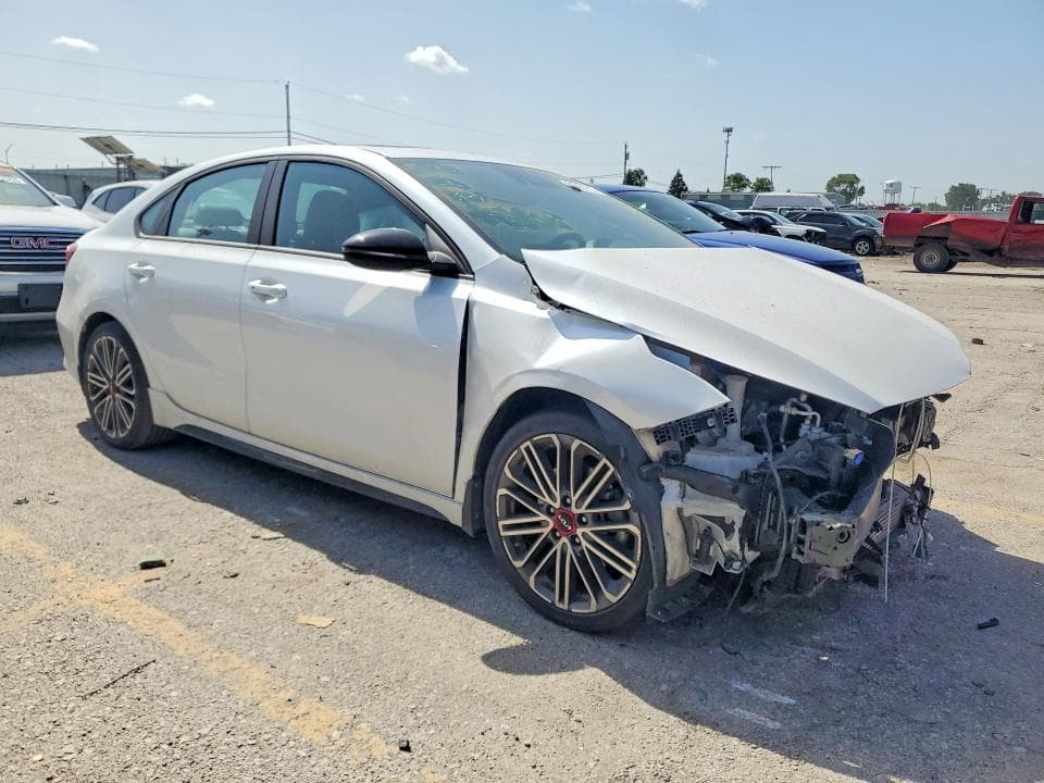 2022 KIA FORTE GT 4