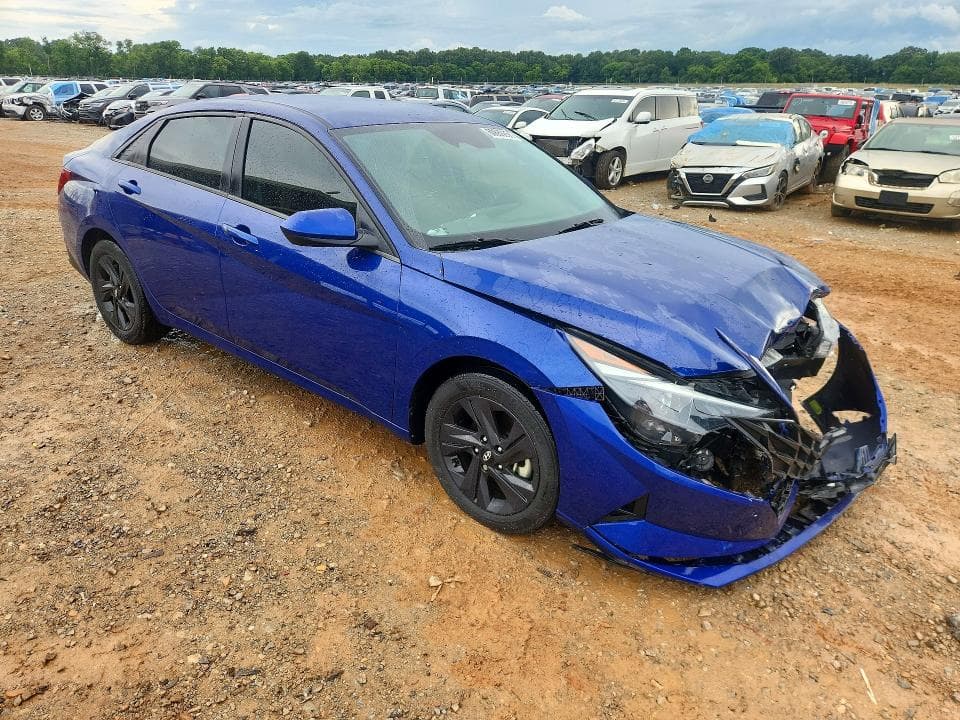 2023 HYUNDAI ELANTRA SEL 4