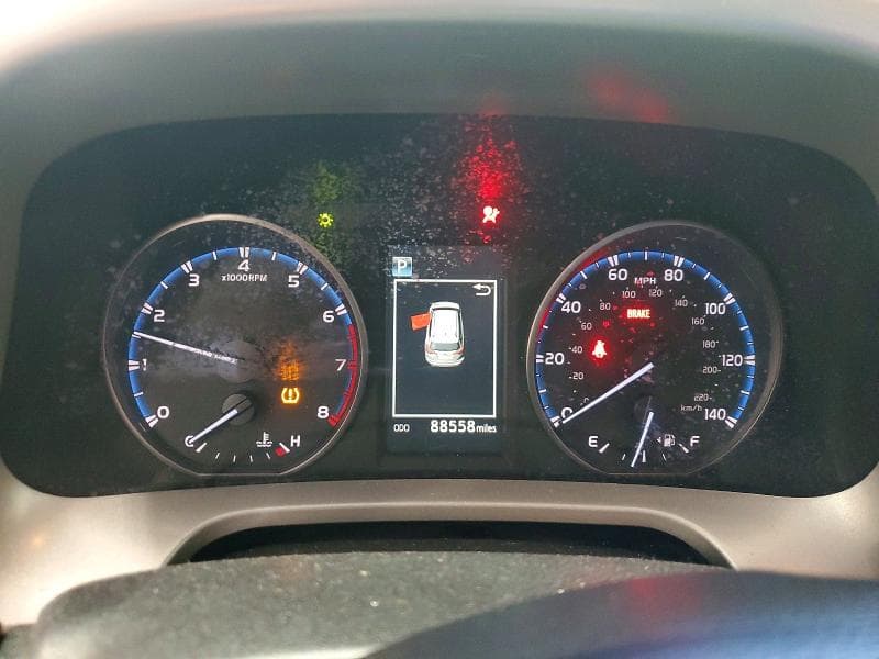 2017 TOYOTA RAV4 XLE 9