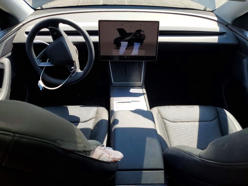 2026 TESLA MODEL Y 8