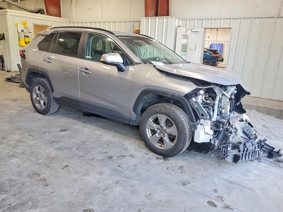 2022 TOYOTA RAV4 XLE 4