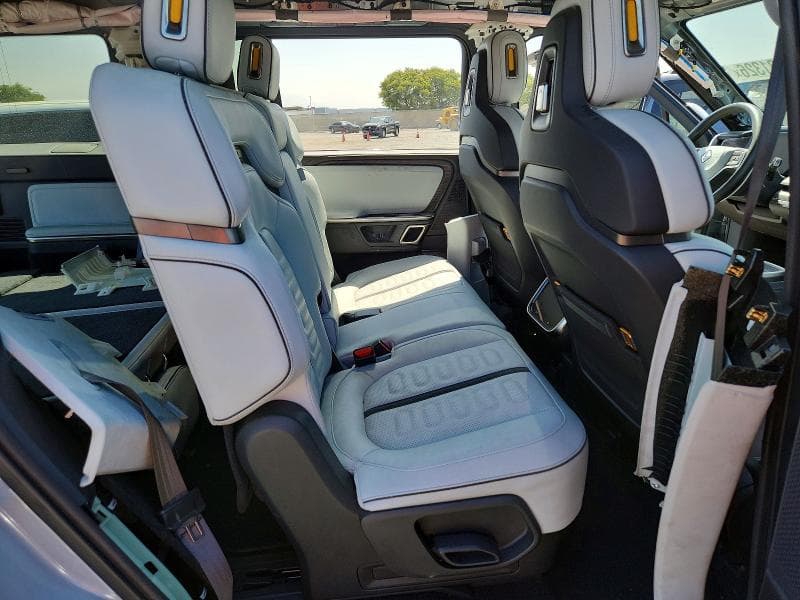 2023 RIVIAN R1S ADVENTURE 11